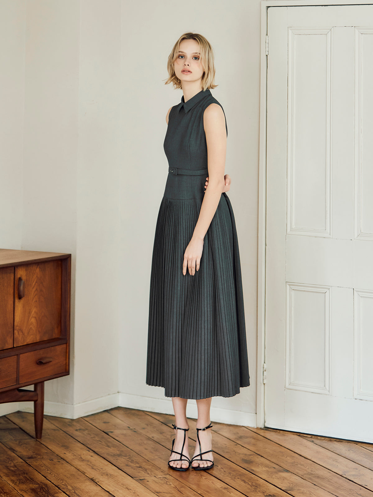 Beebe - Prim pleats dress