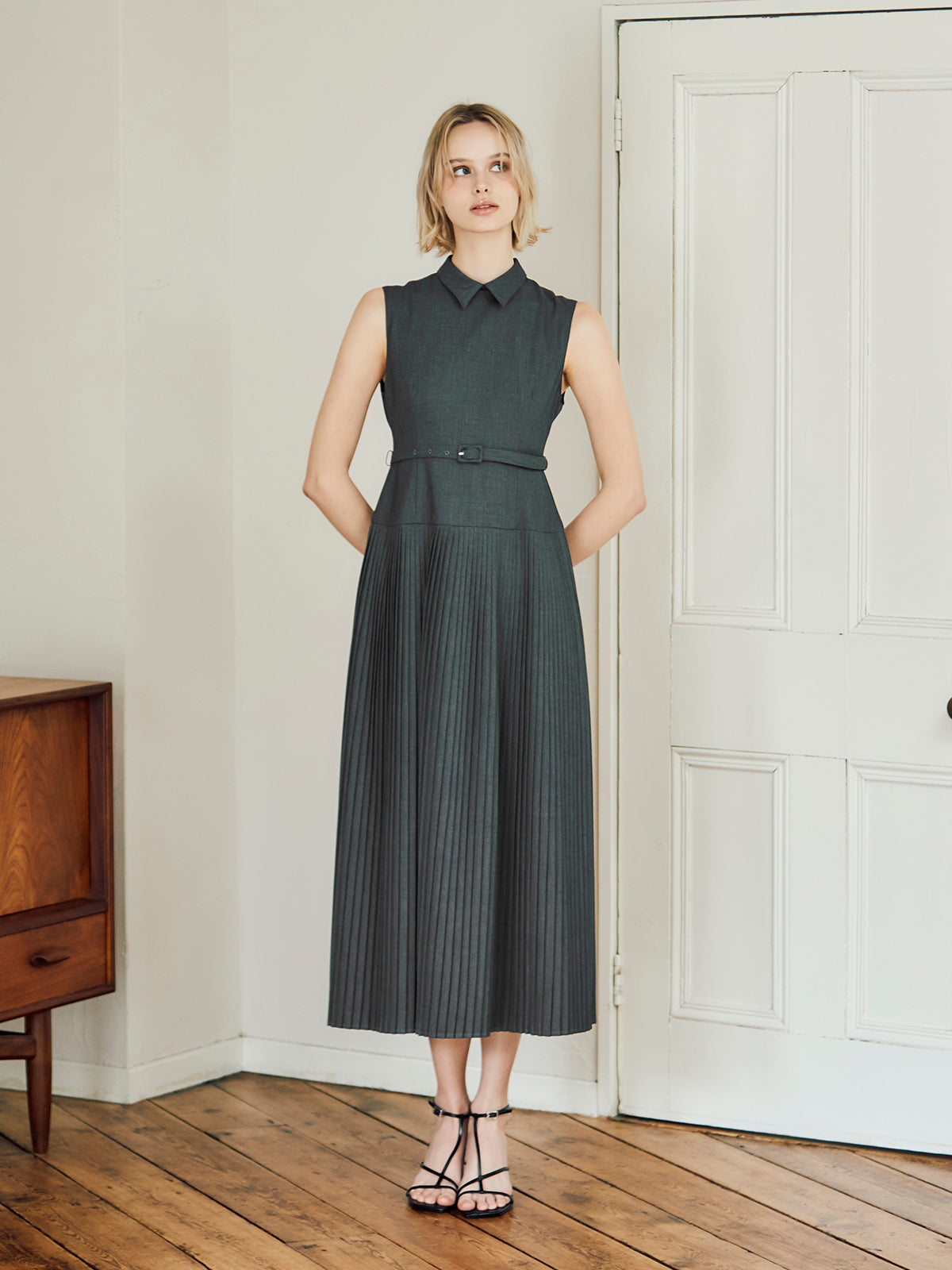 Beebe - Prim pleats dress