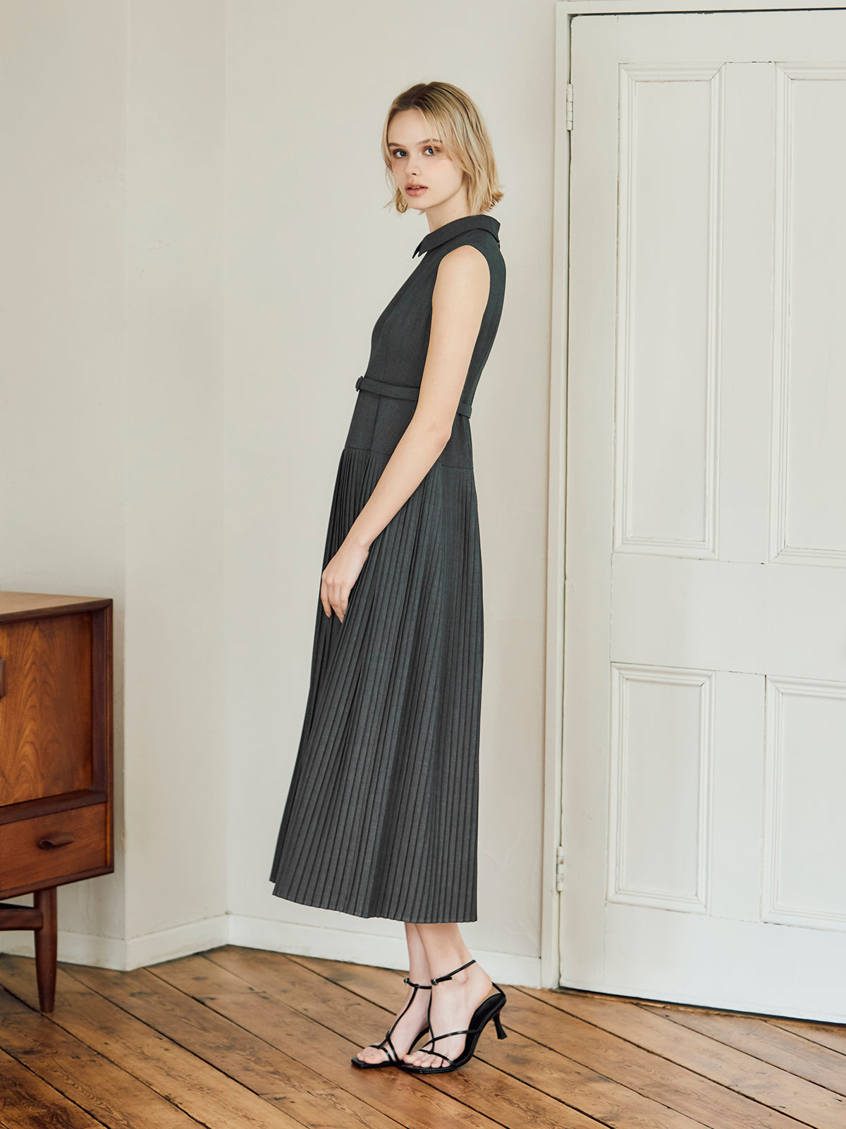 Beebe - Prim pleats dress