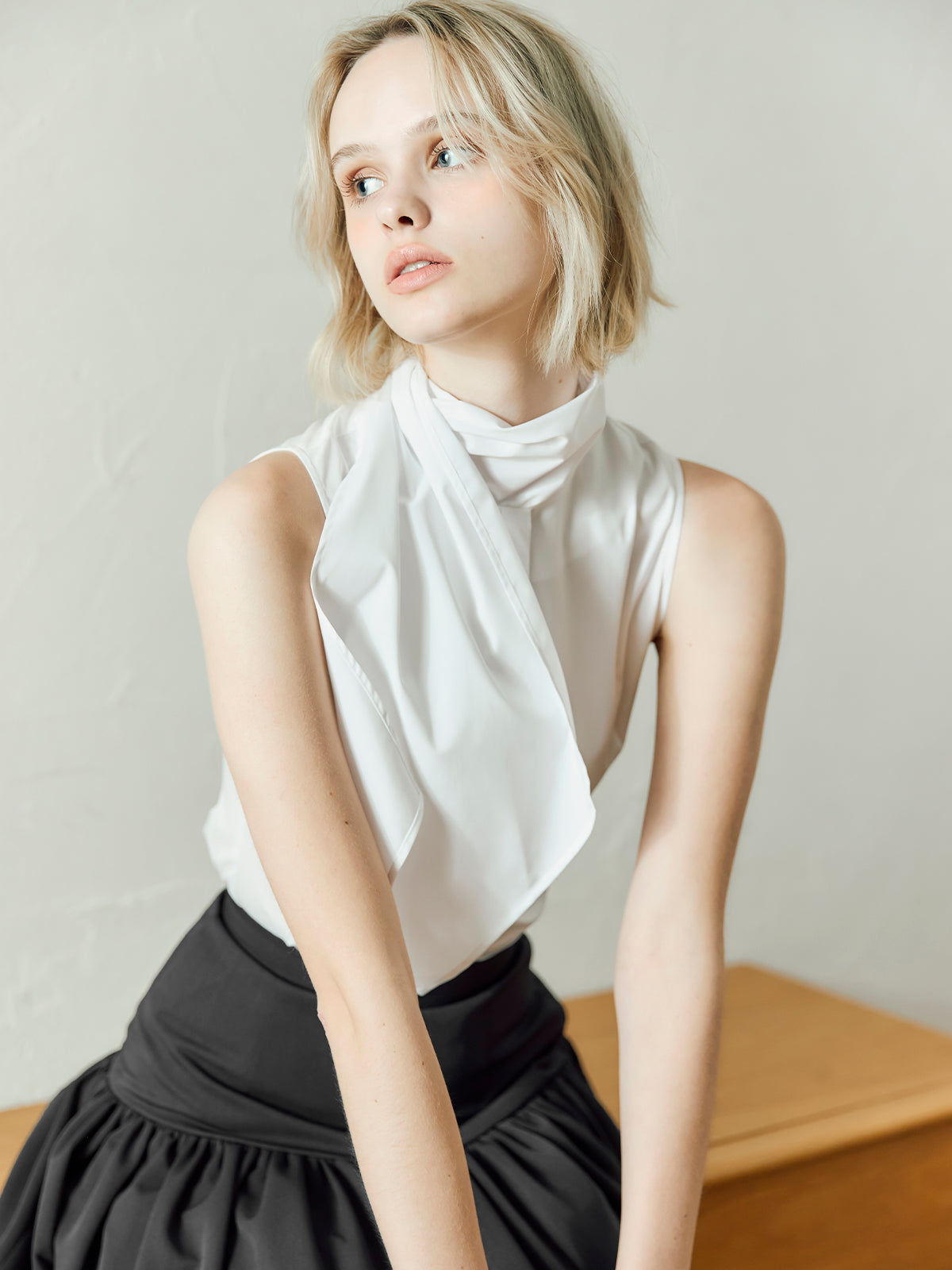 Florence - Fitted sleeveless blouse